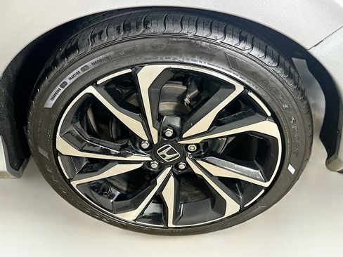 Used 2018 Honda Civic Si image 11