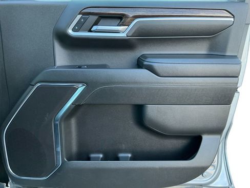 Used 2024 GMC Sierra 1500 SLE image 16