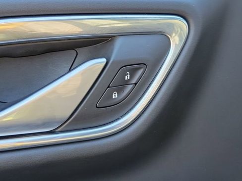 Used 2022 Chevrolet Suburban LS AWD/4WD image 19