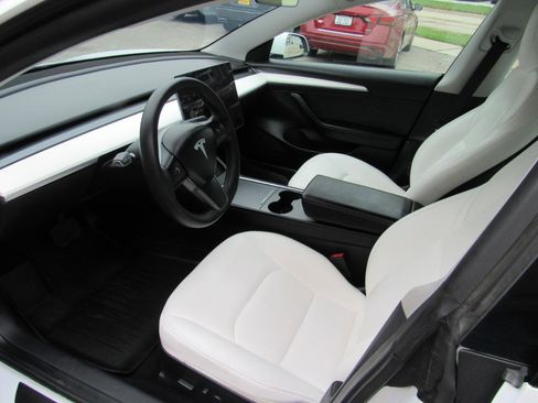 Used 2022 Tesla Model 3 Long Range image 11