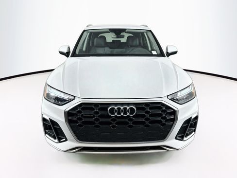 Used 2024 Audi Q5 2.0T Premium w/ Convenience Package AWD/4WD image 2