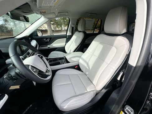 New 2026 Lincoln Aviator AWD image 11