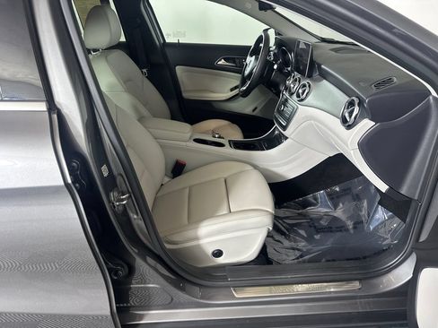 Certified 2020 Mercedes-Benz GLA 250 4MATIC image 13