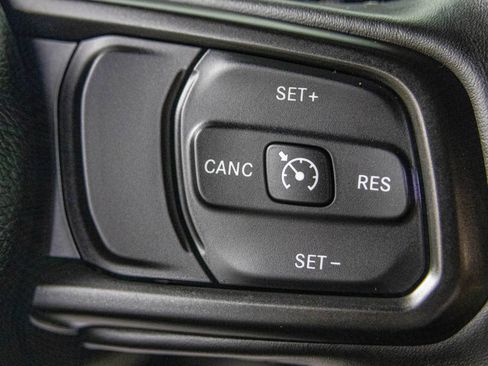 Used 2022 Jeep Wrangler Unlimited Sport AWD/4WD image 31