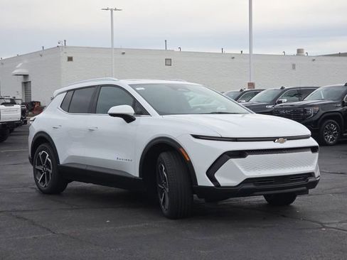 New 2026 Chevrolet Equinox EV LT image 22