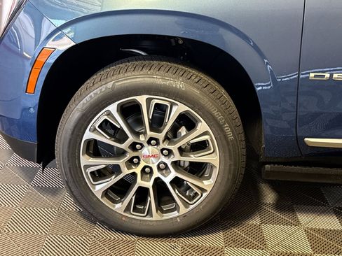 New 2026 GMC Yukon XL Denali w/ Sun & Power Step Package AWD/4WD image 12