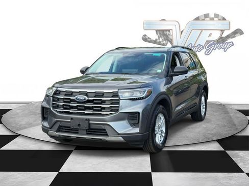 Used 2026 Ford Explorer Active AWD/4WD image 4