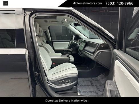 Used 2023 Rivian R1S Adventure image 25