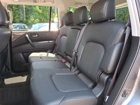 Used 2022 Nissan Armada SV w/ SV Appearance Package AWD/4WD image 9