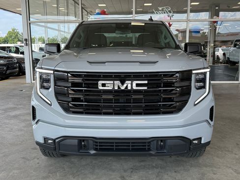 Used 2024 GMC Sierra 1500 Elevation AWD/4WD image 6