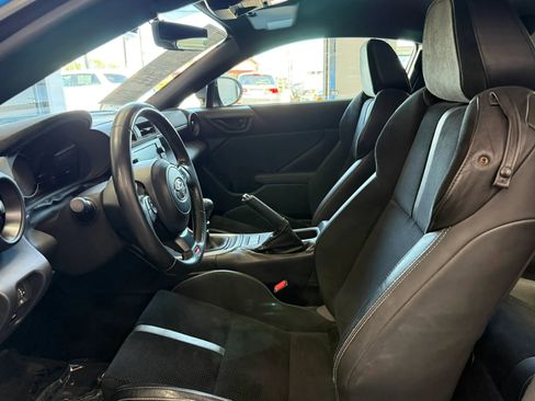 Used 2023 Toyota GR86 Premium RWD image 8