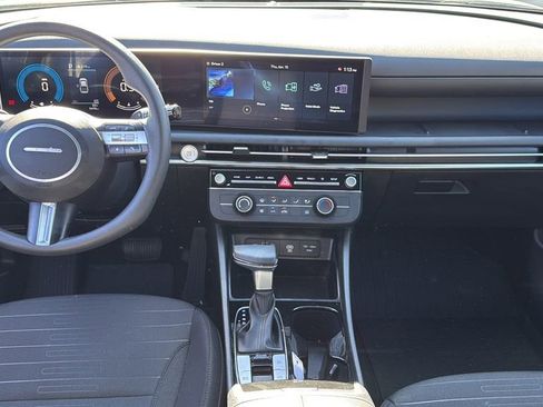 Used 2025 Hyundai Santa Cruz SE image 13