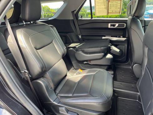 Used 2023 Ford Explorer XLT w/ Equipment Group 202A RWD image 25
