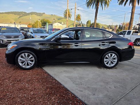 Used 2011 INFINITI M37 w/ Premium Pkg image 9