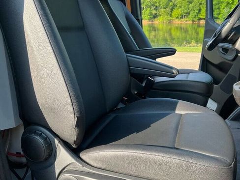 Used 2022 Mercedes-Benz Sprinter 4500 image 18