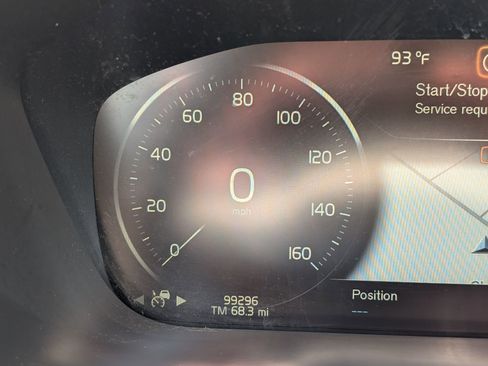 Used 2018 Volvo XC60 T5 Momentum w/ Convenience Package image 19