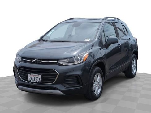 Certified 2021 Chevrolet Trax LT w/ LT Convenience Package AWD/4WD image 1