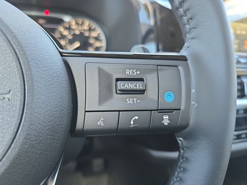 New 2025 Nissan Pathfinder SL image 19