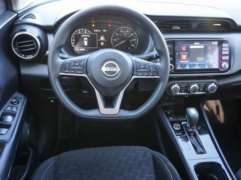 Used 2023 Nissan Kicks SV image 16