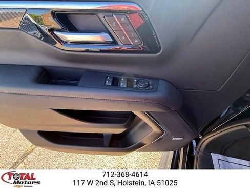 New 2026 Chevrolet Suburban RST w/ Advanced Technology Package AWD/4WD image 18