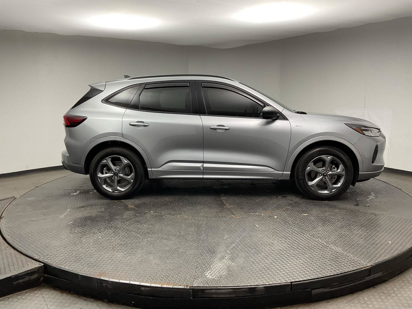 Used 2024 Ford Escape ST-Line AWD/4WD image 8
