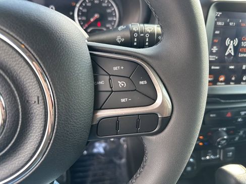 Used 2022 Jeep Renegade Latitude image 19