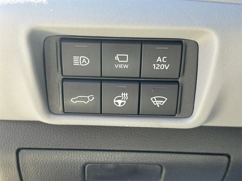 Certified 2022 Toyota Highlander Platinum image 27