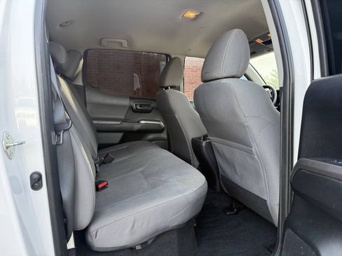Used 2017 Toyota Tacoma SR5 w/ Exterior Package AWD/4WD image 11