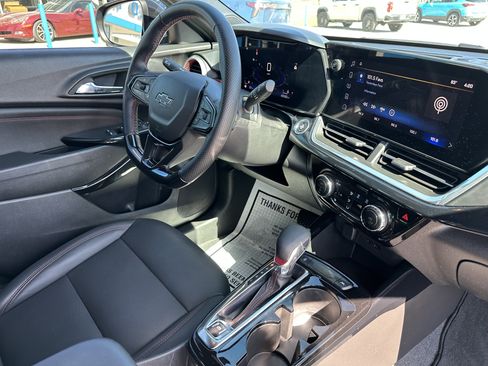 Used 2024 Chevrolet Trax RS w/ Driver Confidence Package image 32