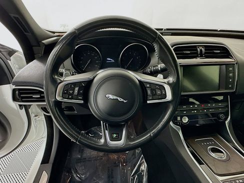 Used 2018 Jaguar XE R-Sport image 15