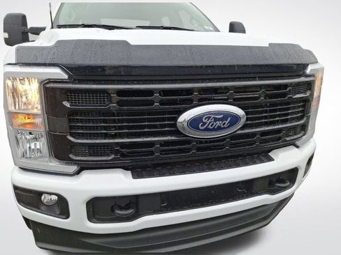 Used 2024 Ford F350 XLT image 28