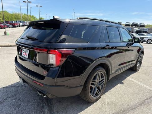 Used 2025 Ford Explorer ST w/ Sun And Sound Package AWD/4WD image 7