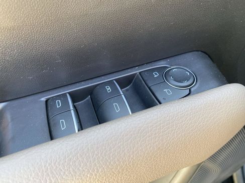 Used 2023 GMC Canyon Denali AWD/4WD image 16