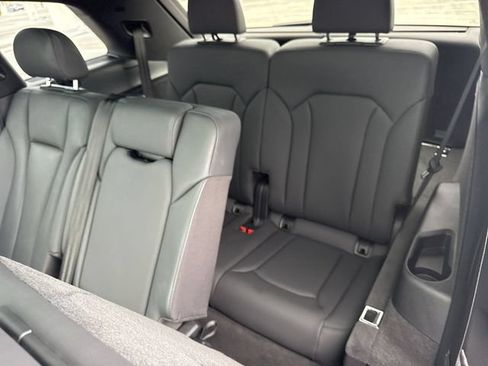 Used 2021 Audi Q7 2.0T Premium Plus AWD/4WD image 24