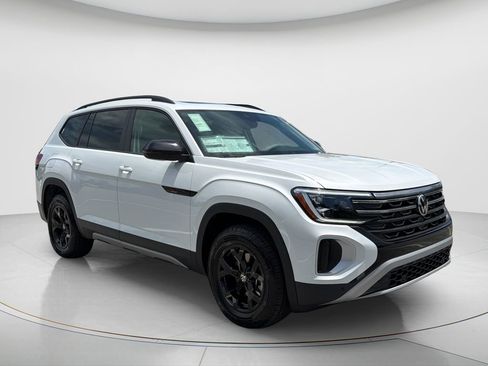 New 2026 Volkswagen Atlas Peak Edition AWD/4WD image 8