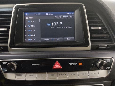 Used 2018 Hyundai Sonata SE FWD image 25