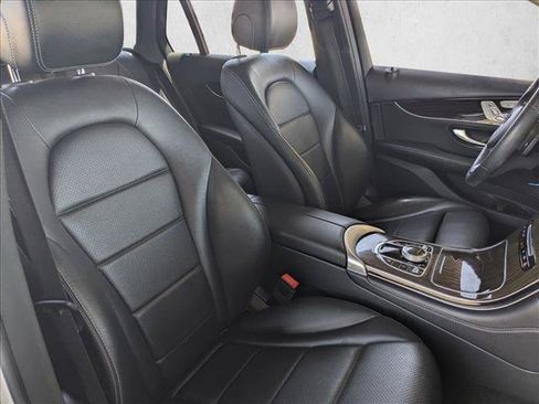 Used 2019 Mercedes-Benz GLC 350e 4MATIC image 20