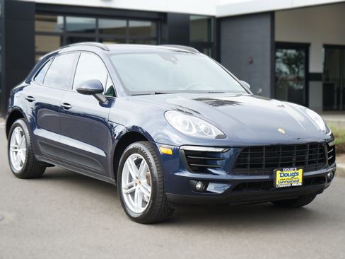 Used 2017 Porsche Macan AWD/4WD image 1