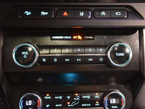 Used 2020 Ford Expedition Limited w/ Equipment Group 303A AWD/4WD image 28