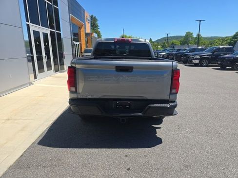 Used 2024 Chevrolet Colorado Z71 w/ Z71 Convenience Package 2 AWD/4WD image 5
