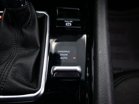 Used 2025 Jeep Compass Limited w/ Elite Group image 21