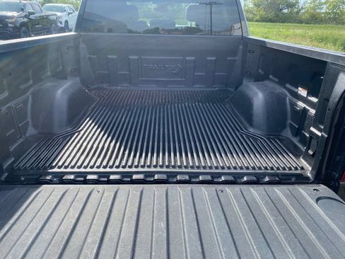 Used 2025 Chevrolet Silverado 1500 LT AWD/4WD image 27