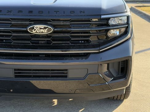 New 2025 Ford Expedition Max Platinum w/ Stealth Appearance Package image 33
