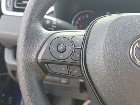 Used 2025 Toyota RAV4 XLE w/ Convenience Package image 27