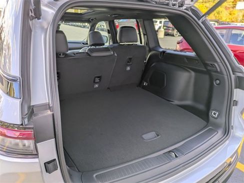 New 2025 Jeep Grand Cherokee Limited w/ Black Appearance Package image 27