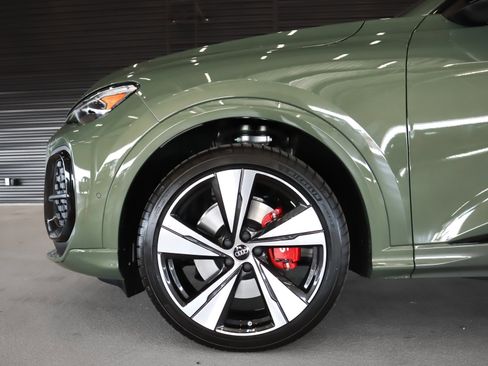 New 2025 Audi SQ5 Prestige image 5