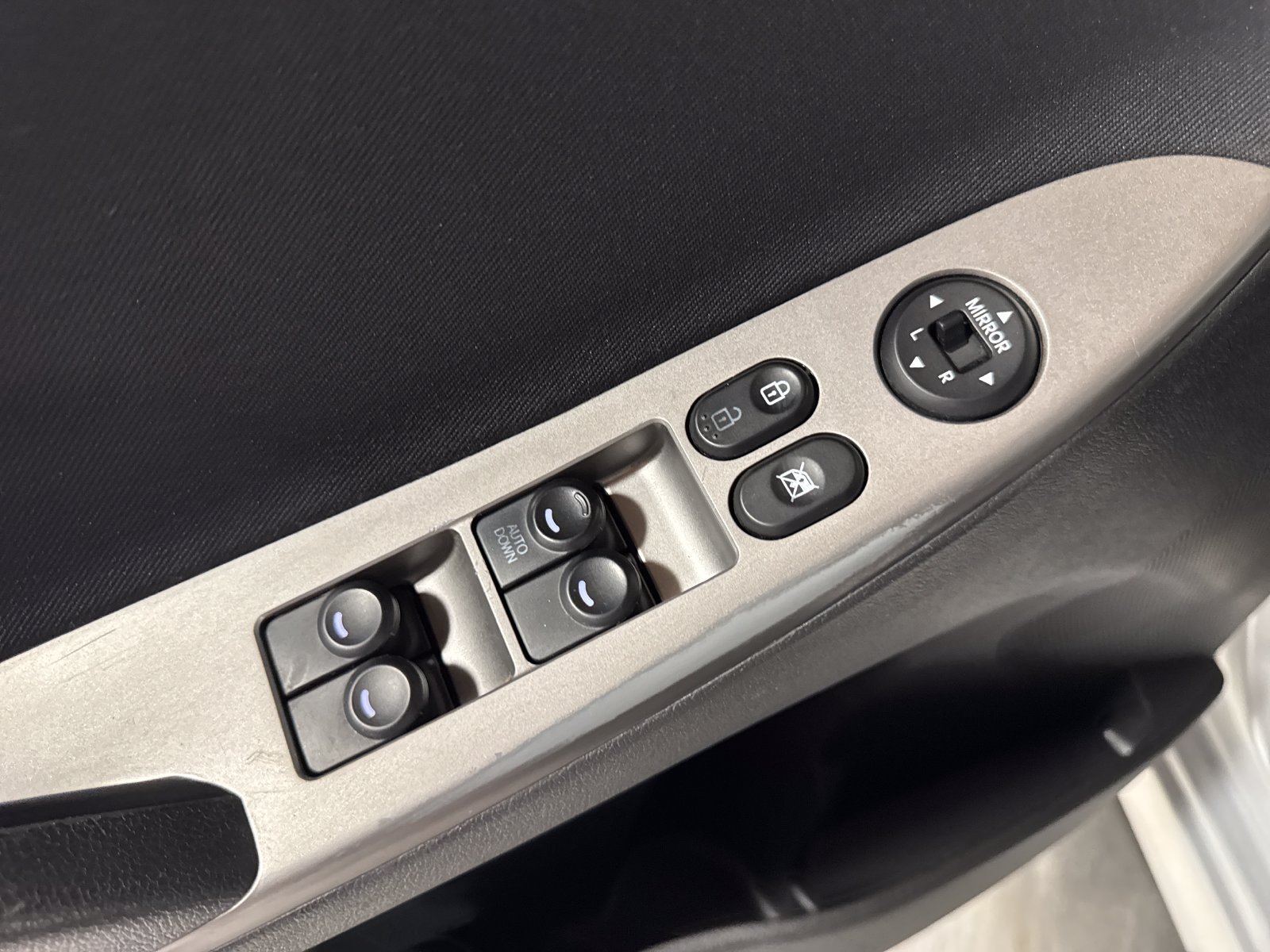 Used 2016 Hyundai Accent SE FWD image 12