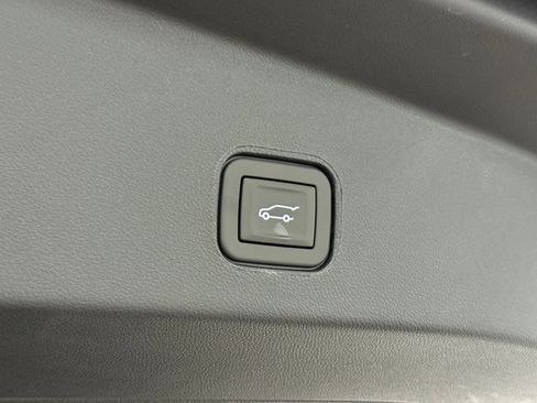 New 2026 Cadillac Lyriq Sport image 42