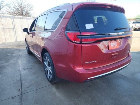 New 2026 Chrysler Pacifica Pinnacle image 26