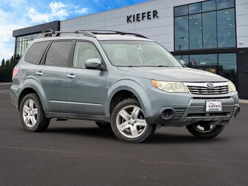 Used 2010 Subaru Forester 2.5X Premium image 2
